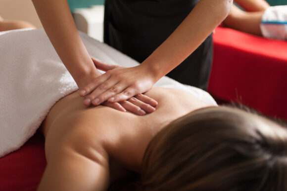 Woman,having,a,massage,in,a,spa